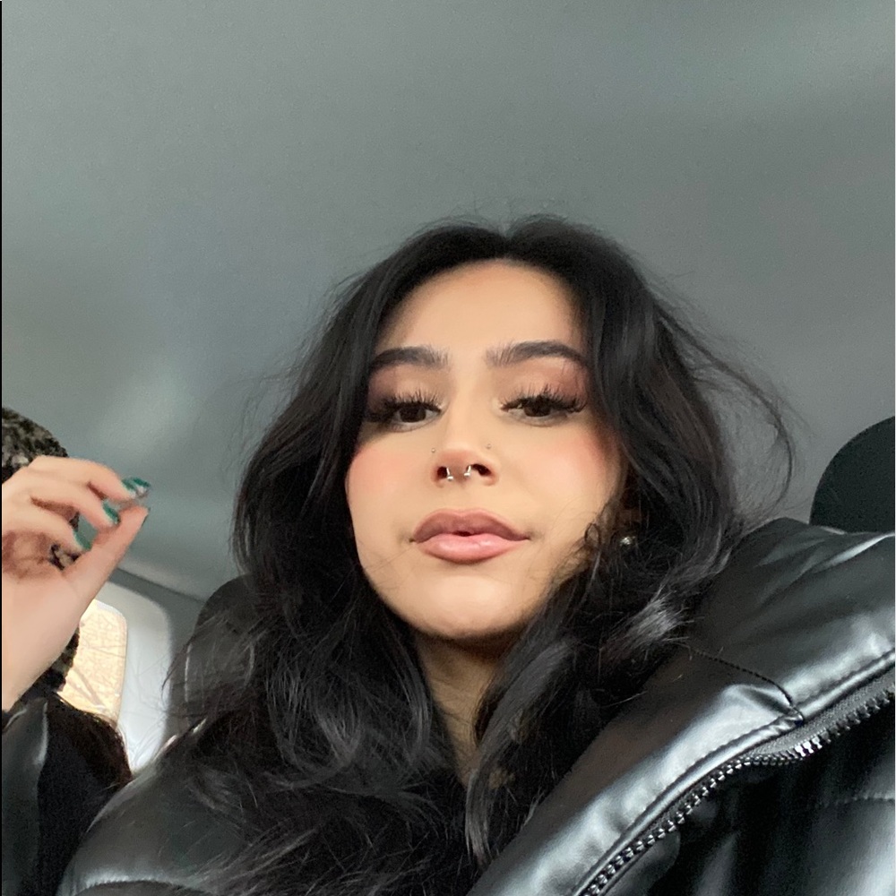 Meet your Posher, Angela